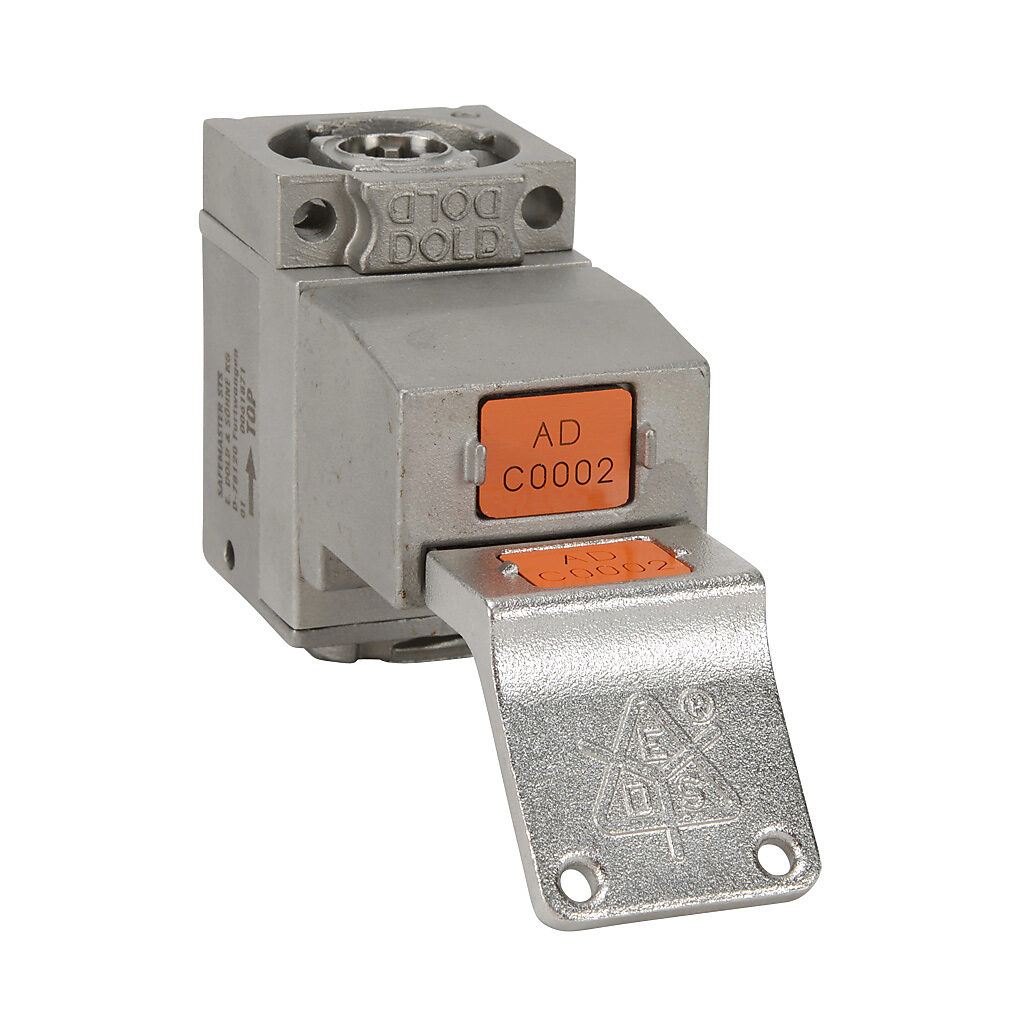 01-SAFETY-KEY-SET - Dold Safemaster series actuator, safety key set, 316 stainless steel. For use with Safemaster trapped key interlock systems. (1) 316 stainless steel coded trap key module and (1) coded key included.