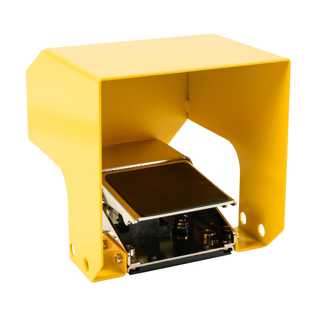 107023003444101 - Mindman manual valve, locking foot pedal, single, 3-port (3-way), 2-position, N.C., spring return, 1/4in female NPT inlet(s), 1/4in female NPT outlet(s), 1/4in female NPT exhaust(s), Cv=0.44, steel foot guard(s), yellow.