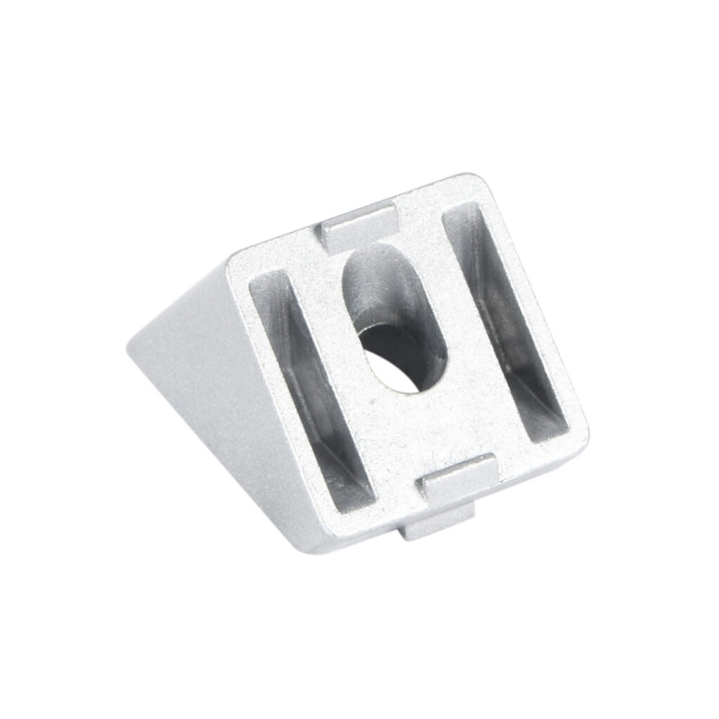 151042 - FATH angle connector, silver, 45-degree, die-cast aluminum, slot size 6. For use with all 1in and 2in profile T-slotted rails. Fasteners included. Manufacturer part number: 093WS25145N6,5.