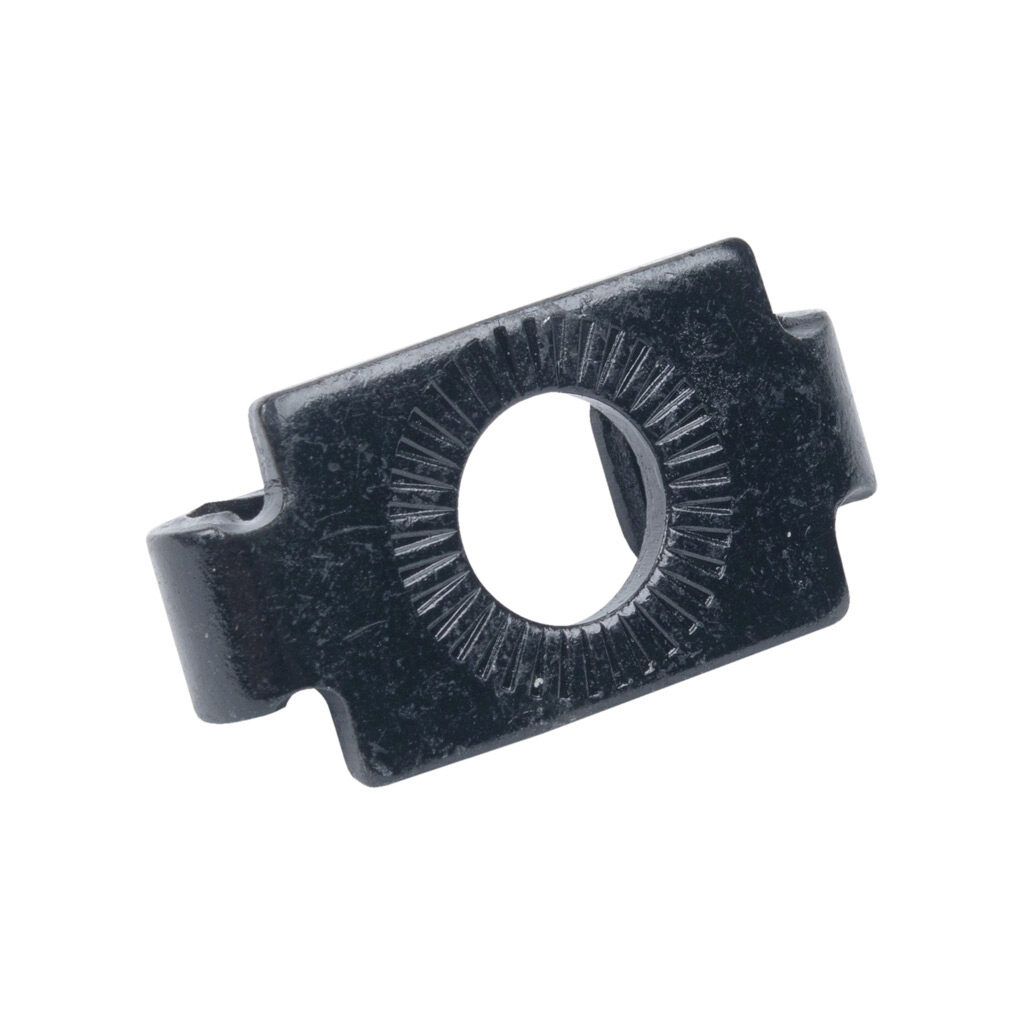 163008 - FATH screw connector, gloss black, zinc plated steel, slot size 8. Package of 10. For use with 30 x 30mm profile T-slotted rails. Manufacturer part number: 092039S04.