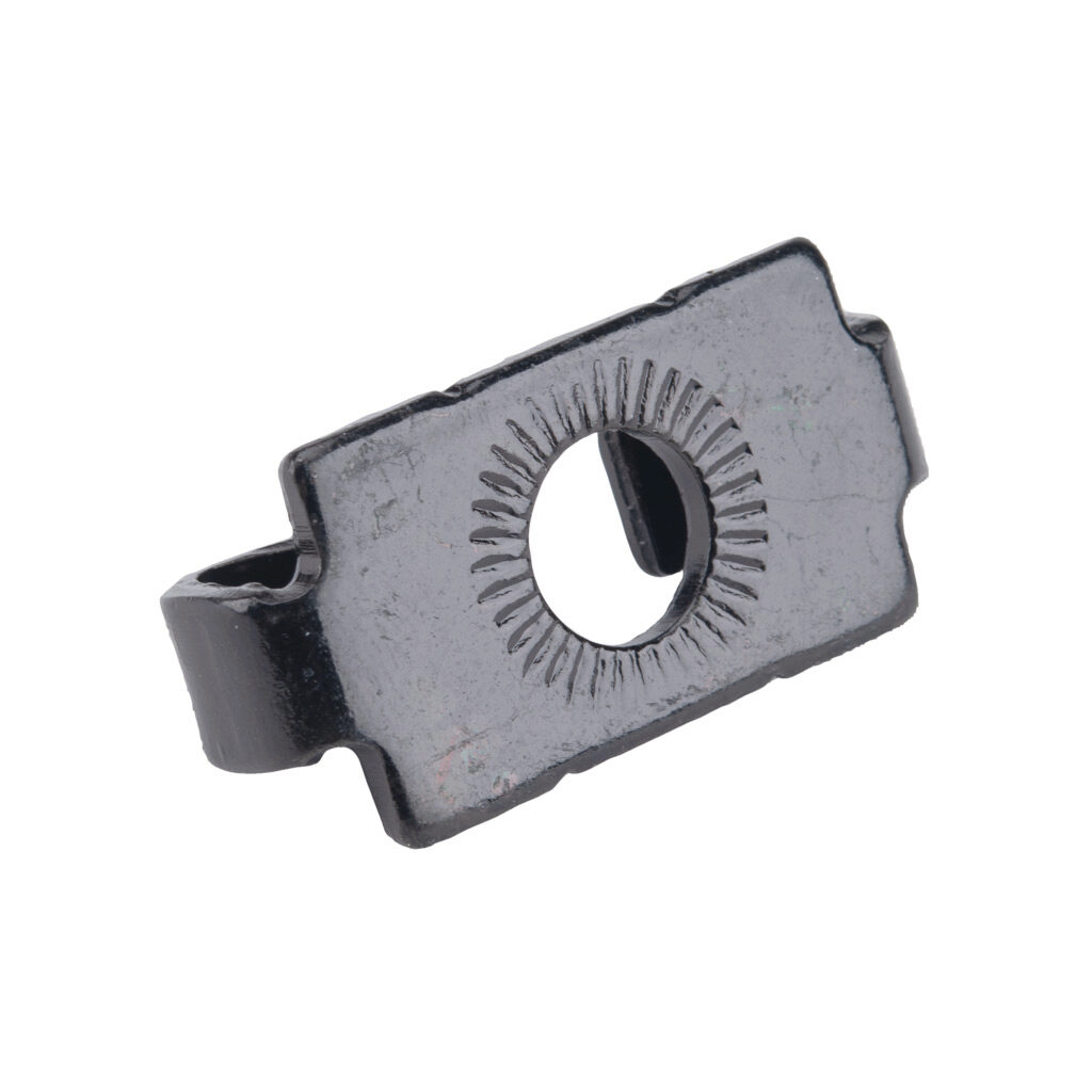 163009 - FATH screw connector, gloss black, zinc plated steel, slot size 8. Package of 10. For use with 1.5 x 1.5in and 40 x 40mm profile T-slotted rails. Manufacturer part number: 092040.