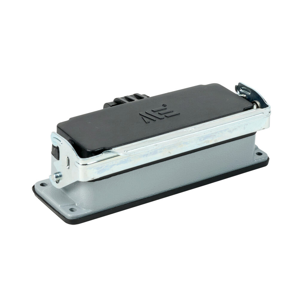 29415S - METE bulkhead housing, single lever, standard cover, connector housing size 24B, gray, heavy-duty die cast aluminum. For use with METE size 24B 2-peg connector housings.