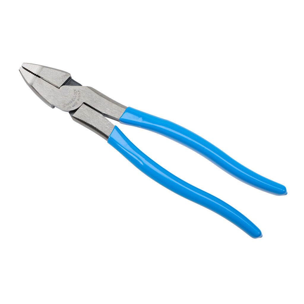 369 - CHANNELLOCK Classic linemans pliers, 9.5in (241mm) overall length, precision knife & anvil cutting edges, classic grip vinyl handles, round nose.