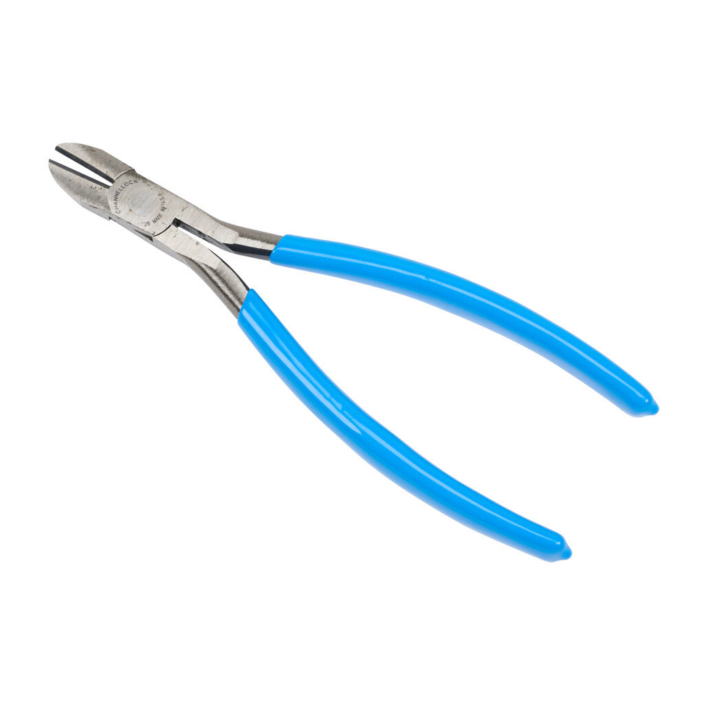 728 - CHANNELLOCK Classic diagonal cutters, 7.5in (190mm) overall length, precision knife & anvil cutting edges, classic grip vinyl handles, long reach design.