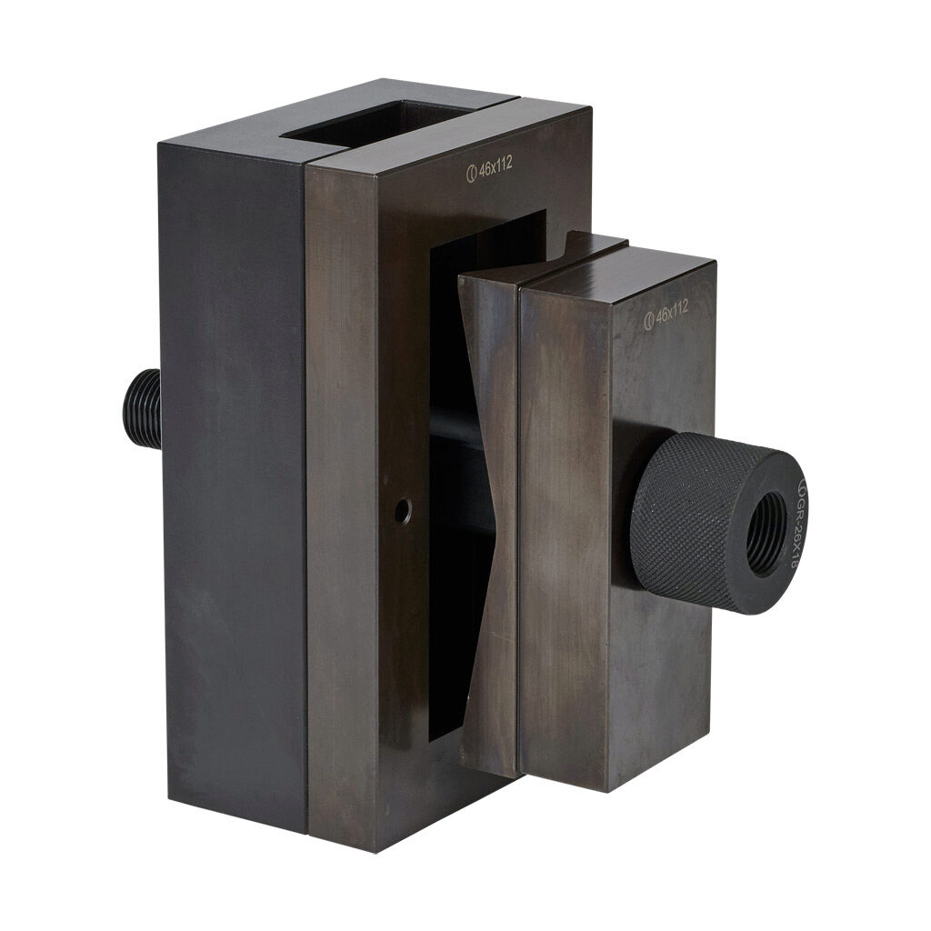 RD46X112 - Cembre knockout punch and die, 46X112mm. Punch, die and specialty draw stud included.