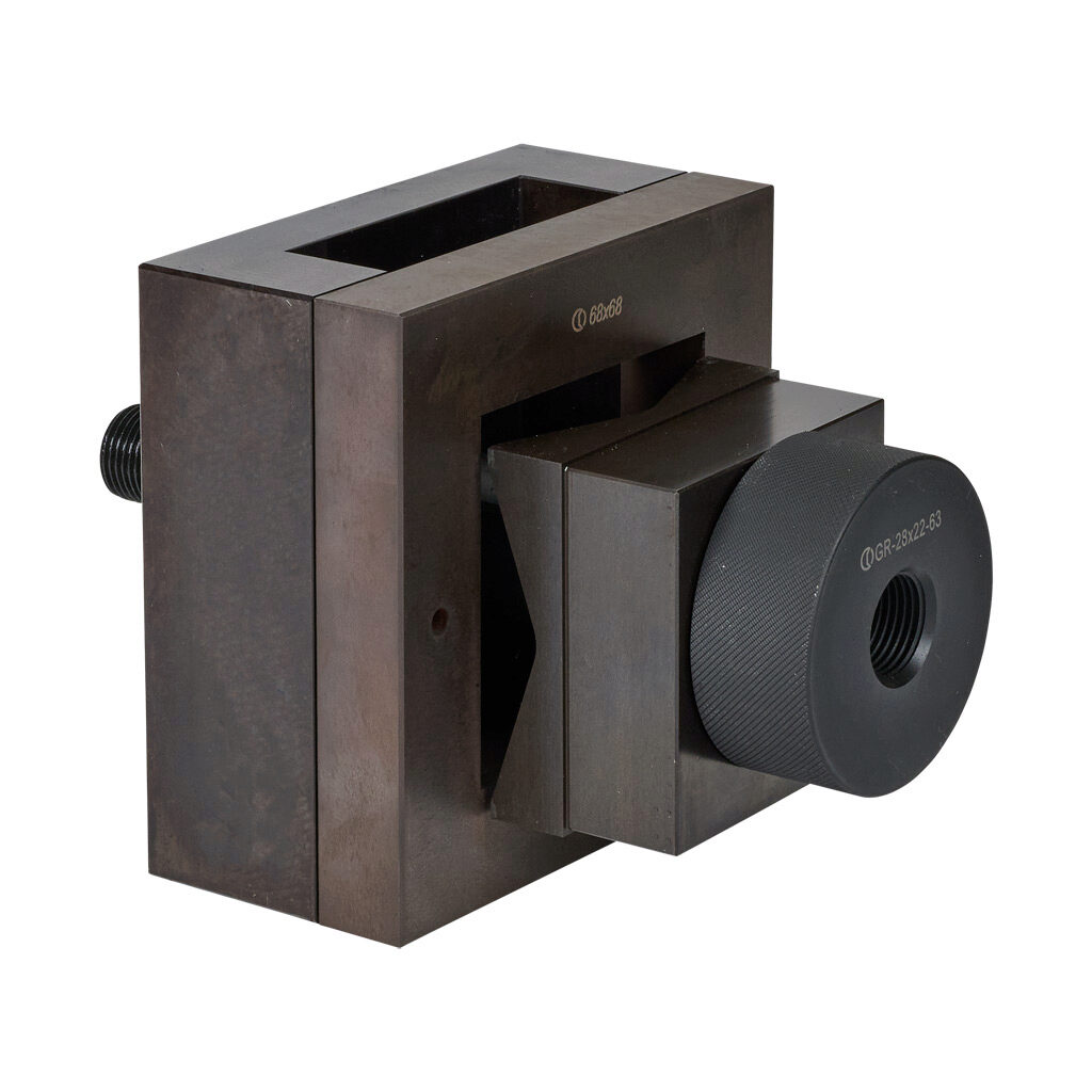 RD68X68 - Cembre knockout punch and die, 68X68mm. Punch, die and specialty draw stud included.