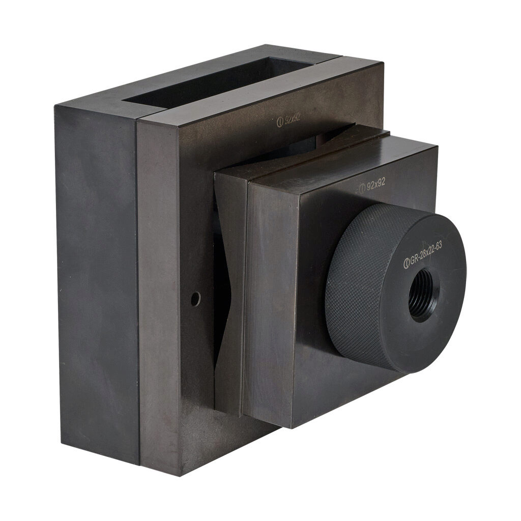 RD92X92 - Cembre knockout punch and die, 1/4 DIN. Punch, die and specialty draw stud included.