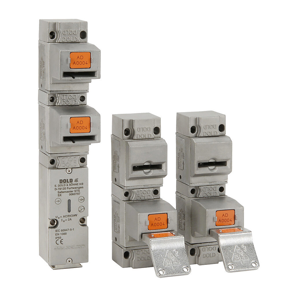 SX-2GATE-SET - Dold Safemaster series trapped key interlock system, push-pull key, 2 gates, 316 stainless steel.