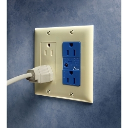 Hubbell Wiring Device-Kellems SpikeShield® HBL5262SA Decorator Duplex Grounding Straight Blade Receptacle, 125 V AC, 15 A, 60 Hz, 1 Phase