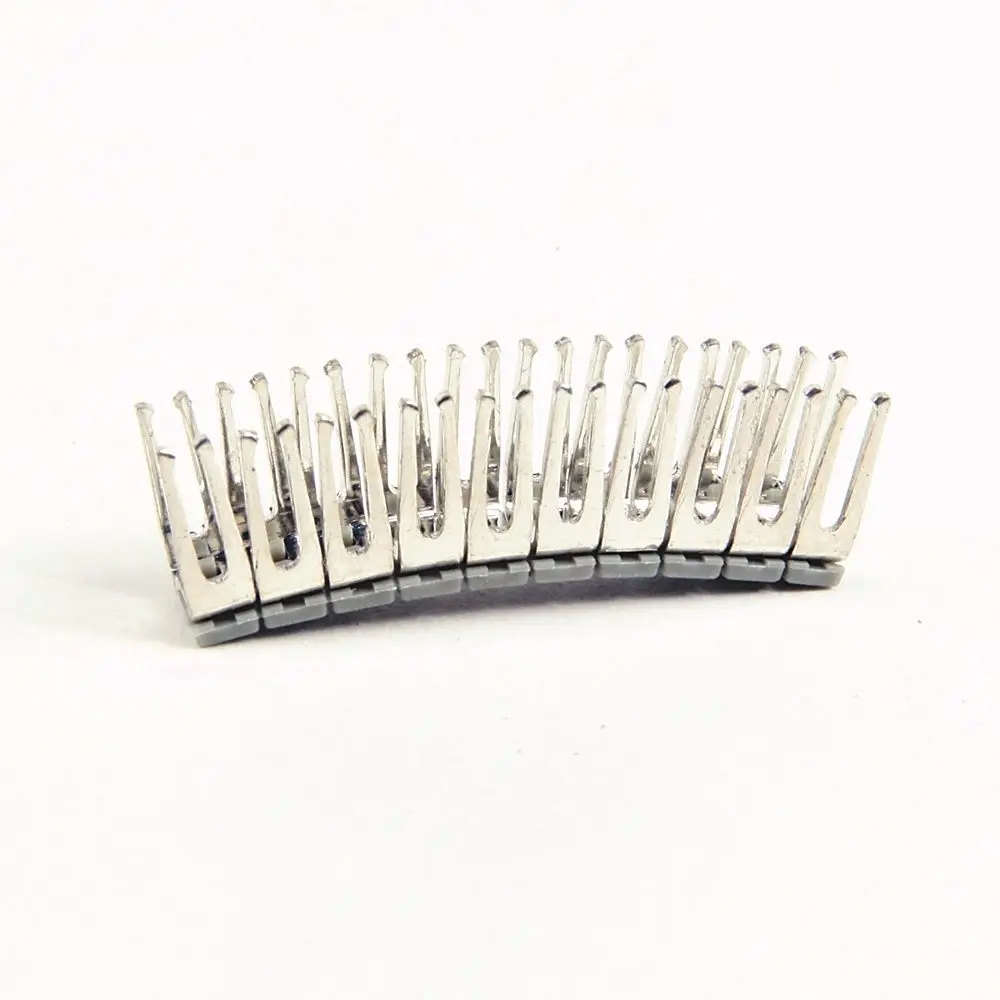 Allen-Bradley 1492-CJRL5 center jumper link for Bulletin 1492 terminal blocks, 5 mm center-to-center spacing, gray. Electrically connects adjacent pus