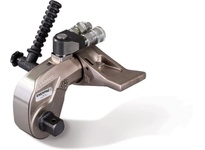 Enerpac S1500X square-drive hydraulic torque wrench delivers 1400 ft-lbs of torque at 10,000 psi (700 bar). Features a 3/4" square drive and compact d