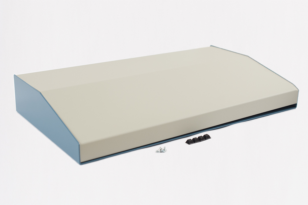 Hammond Manufacturing sloped metal console; 15 degree; beige top; blue case (1456WL3WHBU)