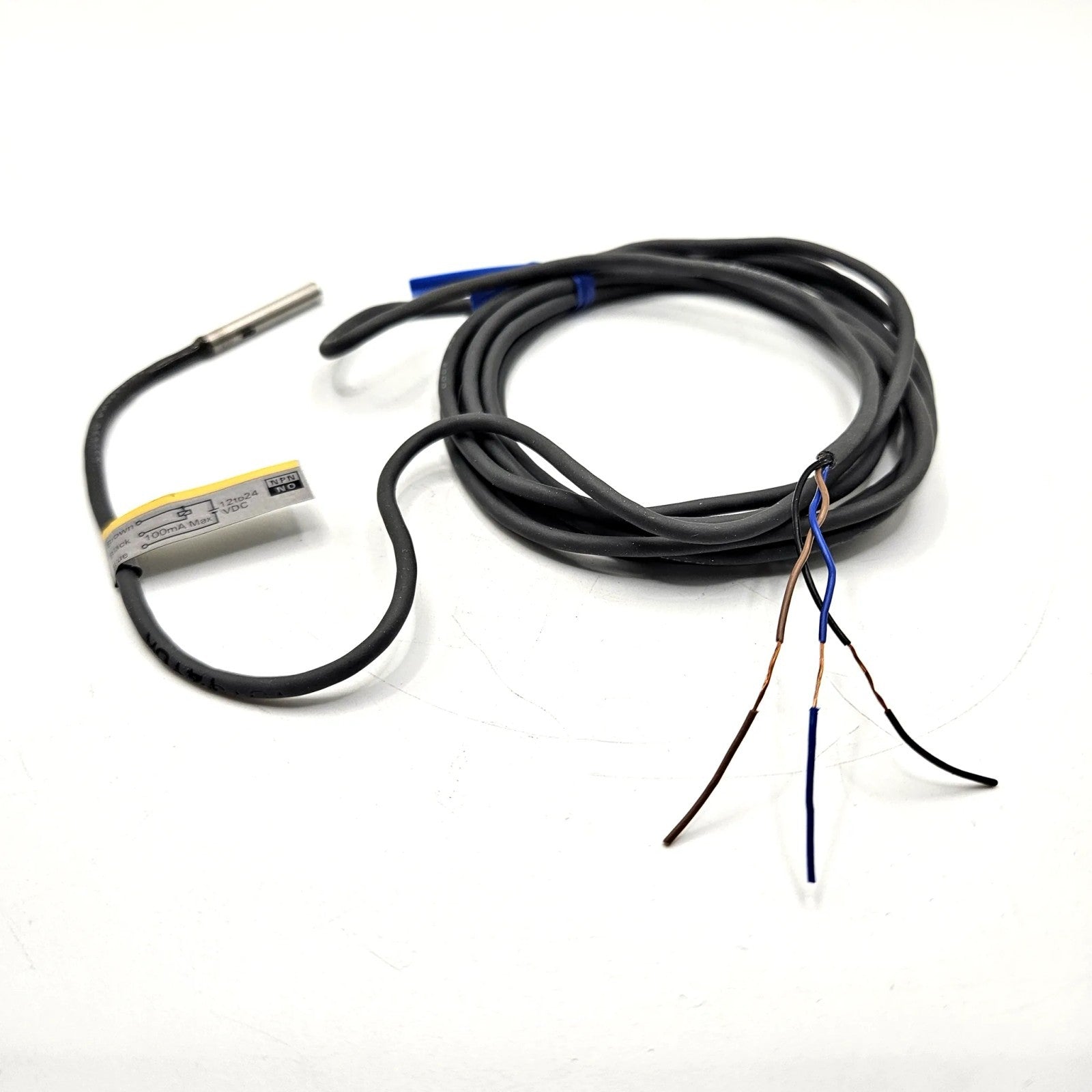 Omron E2E-CR8C1 Inductive Proximity Sensor 0.8mm NPN NO 10-30VDC New Surplus