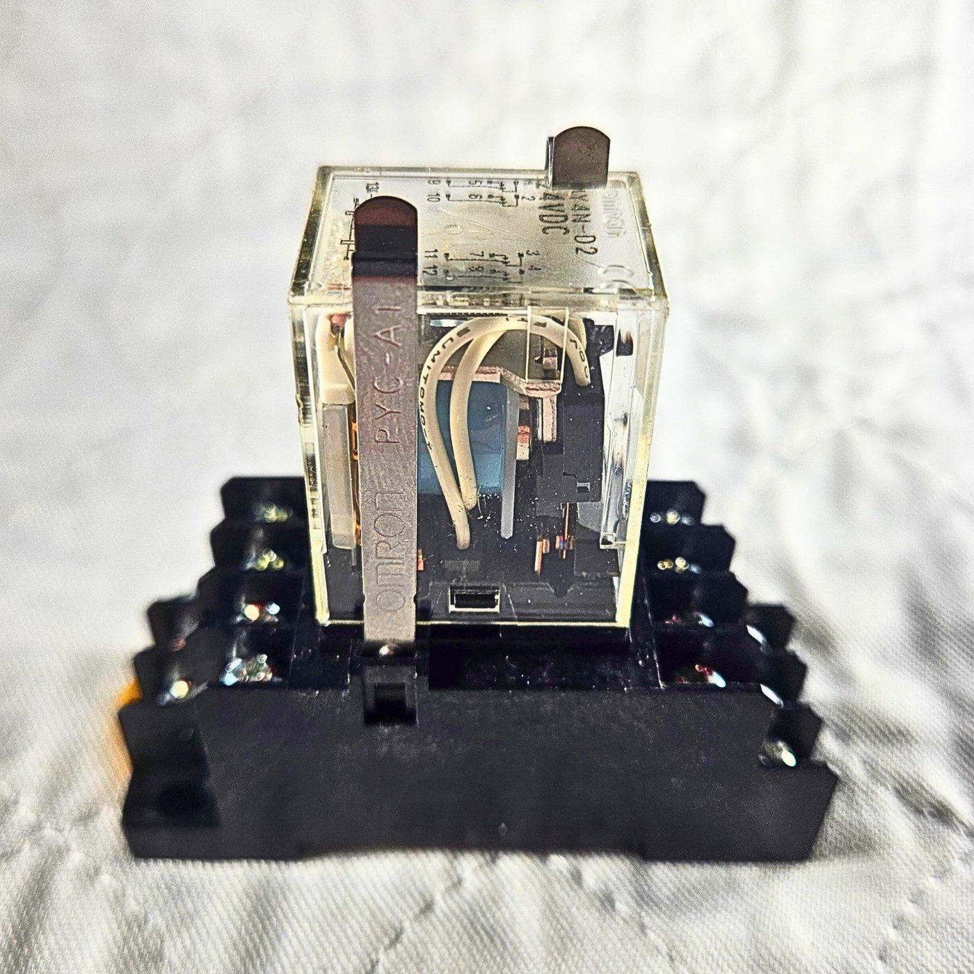 Omron PYXC-A1 Industrial Relay 5A 250VAC/DC Clear Case with Base Used
