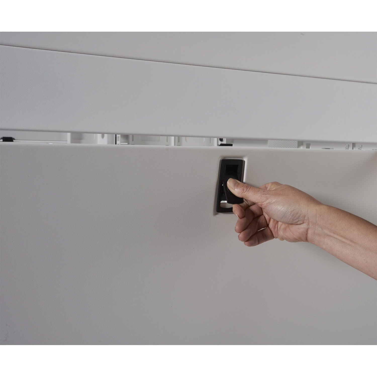 AR3150W - APC NetShelter SX, Server Rack Enclosure, 42U, White, 2258H x 750W x 1070D mm [TAA]