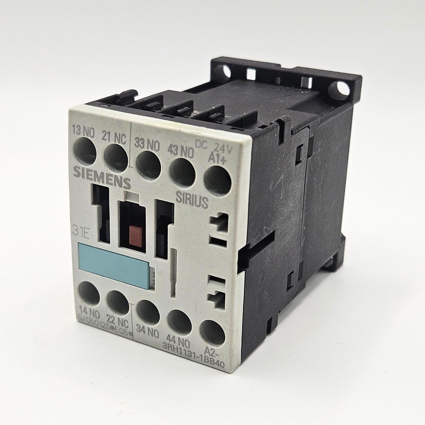 Siemens 3RH1131-1BB40 Control Relay 24VDC Coil 3NO 1NC Used