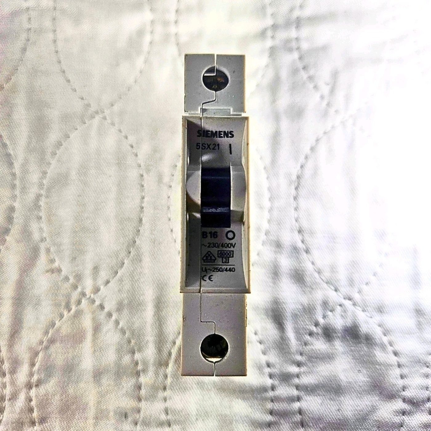Siemens 5SX21 B16