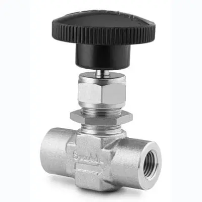 Swagelok Stainless Steel Integral Bonnet Needle Valve, 0.73 Cv, 1/4 in. FNPT, Vee Stem