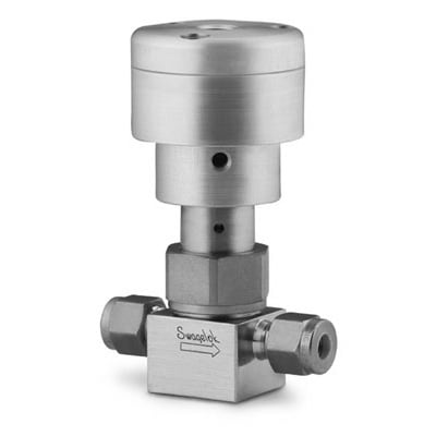 Stainless Steel Bellows Sealed Valve, Gasketed, PCTFE Stem Tip, 3/8 in. Swagelok Tube Fitting, SC-11 Cleaned, NO Actuato