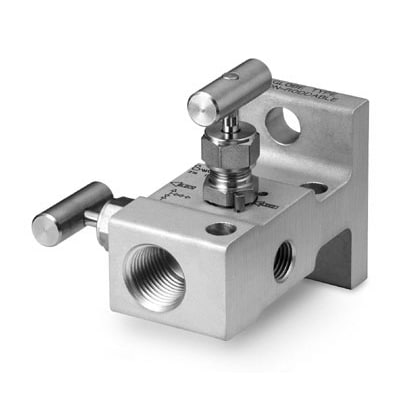 Swagelok Stainless Steel 2-Valve Instrument Manifold, 1/2 in. Female NPT x Flange (MSS), Ball Tip