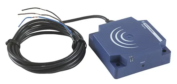 Telemecanique XS8D1A1MAL10 — Inductive proximity sensors XS, inductive sensor XS8 80x80x26, PBT, Sn60mm, 24...240VAC/DC, cable 10 m